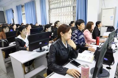 精準(zhǔn)脫貧，“致富經(jīng)”來(lái)了！合川區(qū)婦聯(lián)舉辦女性電商培訓(xùn)班